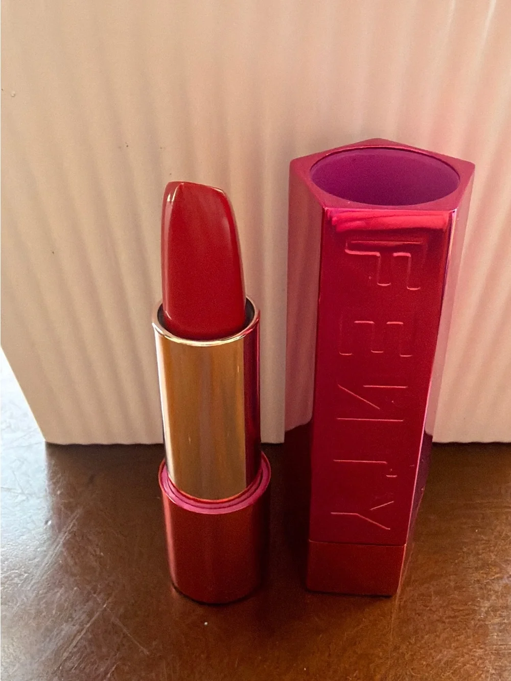 N/A intense red